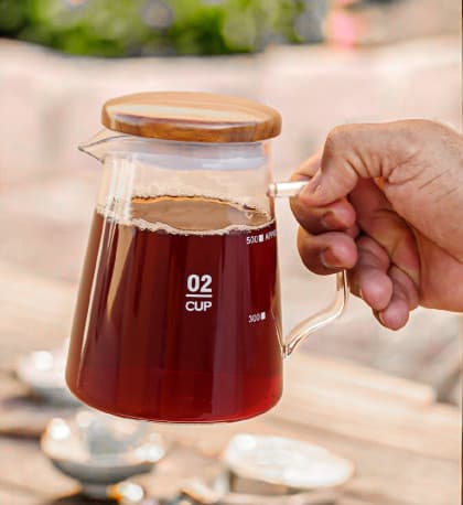 Omran Cart Server Glass Pot 550ml with Wooden Lid – Lean Shape Carafe, Heat-Resistant, Compatible with Size 2 & 4 Drippers